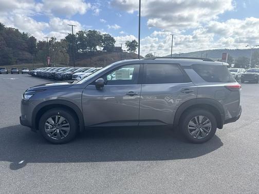 2025 Nissan Pathfinder SV 4WD