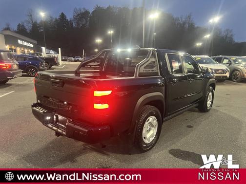 2024 Nissan Frontier SV