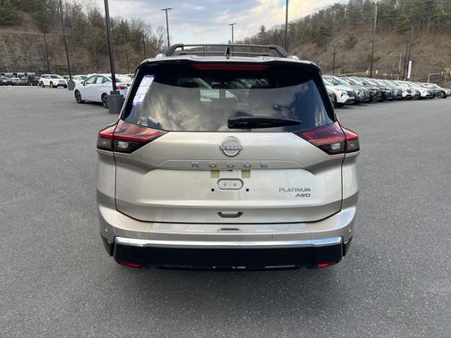 Champagne Silver Metallic/Super Black 2026 Nissan Rogue Platinum