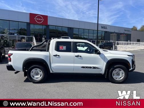 2024 Nissan Frontier SV