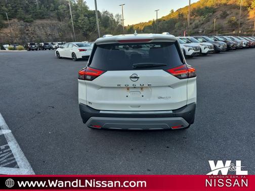 2021 Nissan Rogue SL