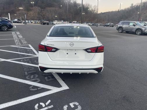 2025 Nissan Altima S FWD