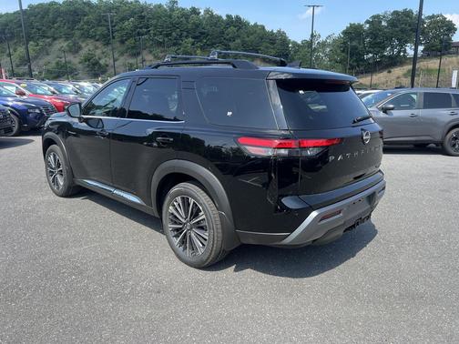 Super Black 2026 Nissan Pathfinder Platinum