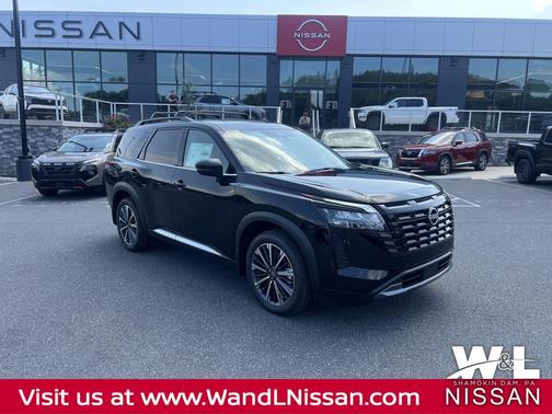Super Black 2026 Nissan Pathfinder Platinum