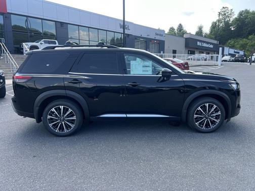 Super Black 2026 Nissan Pathfinder Platinum