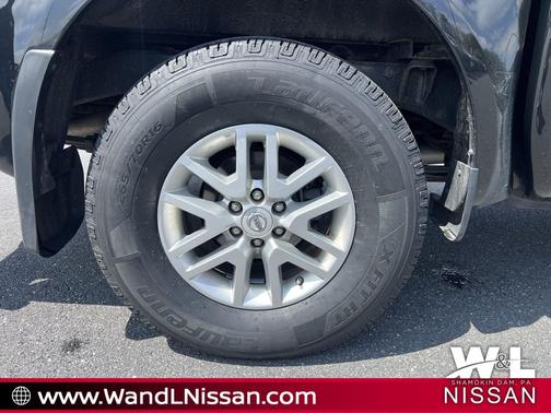 Magnetic Black Pearl 2019 Nissan Frontier SV