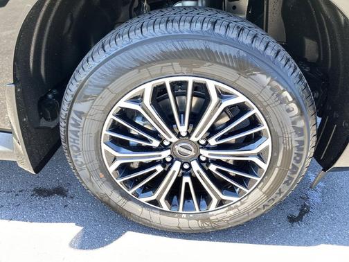 2025 Nissan Armada SL 4WD