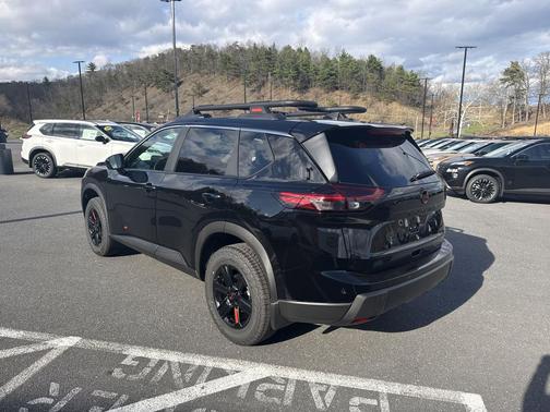 Super Black 2026 Nissan Rogue Rock Creek