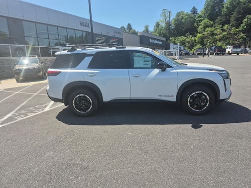 Everest White Pearl Tricoat 2026 Nissan Pathfinder Rock Creek