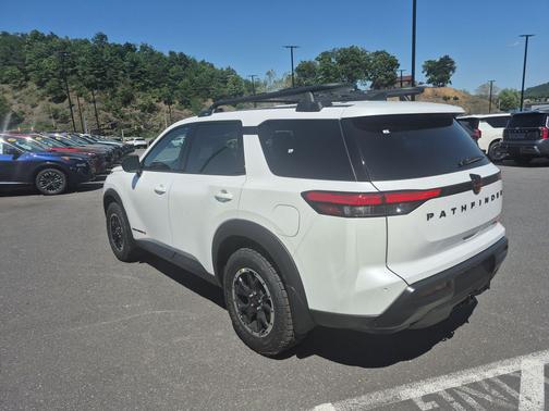 Everest White Pearl Tricoat 2026 Nissan Pathfinder Rock Creek
