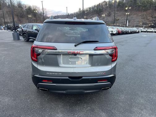 2022 GMC Acadia AWD AT4