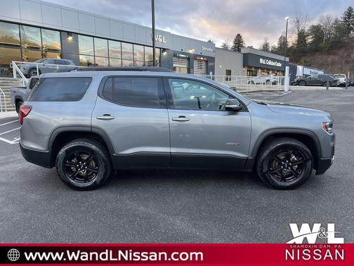 2022 GMC Acadia AWD AT4
