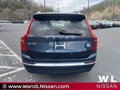 Denim Blue Metallic 2023 Volvo XC90 B5 Plus
