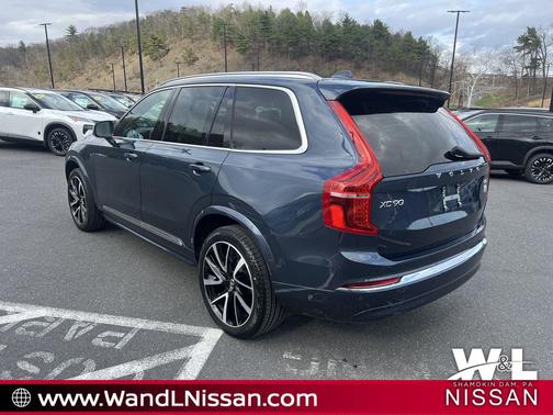 Denim Blue Metallic 2023 Volvo XC90 B5 Plus
