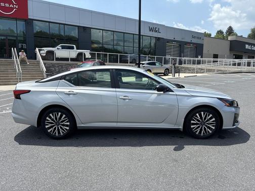 Brilliant Silver Metallic 2026 Nissan Altima SV FWD