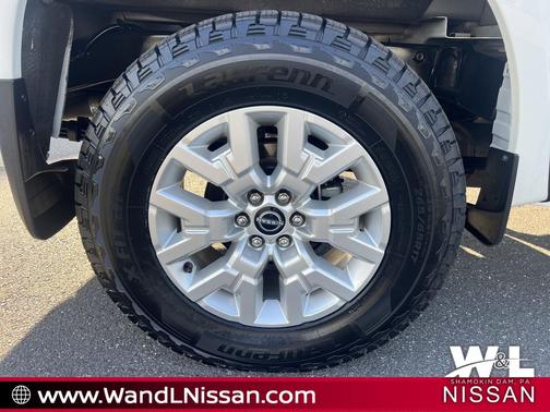 2022 Nissan Frontier SV