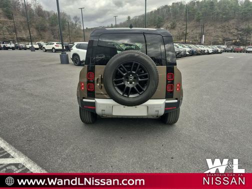 2024 Land Rover Defender 110 P300