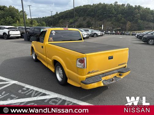 2003 Chevrolet S-10 Base