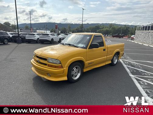 2003 Chevrolet S-10 Base