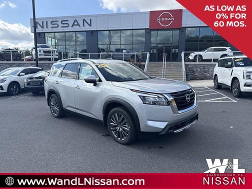 2025 Nissan Pathfinder SL 4WD