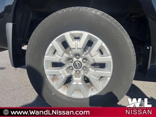 2022 Nissan Frontier SV