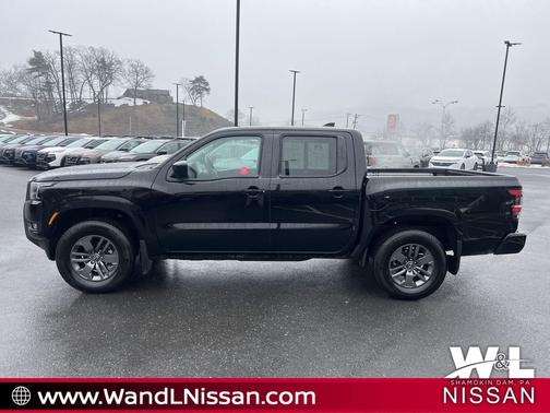 2025 Nissan Frontier SV