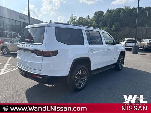 Bright White Clearcoat 2023 Jeep Wagoneer Series III 4x4