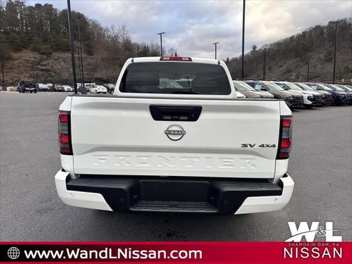 2024 Nissan Frontier SV