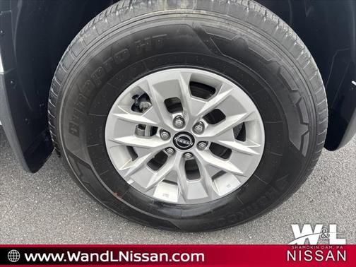2024 Nissan Frontier SV