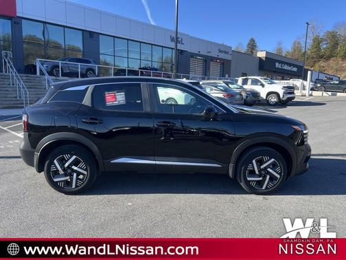 2025 Nissan Kicks SV