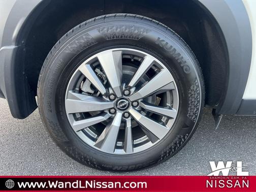2023 Nissan Pathfinder SL 4WD