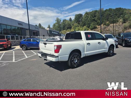 2024 Nissan Titan SV