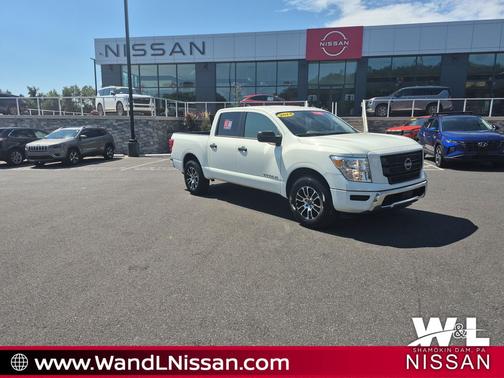 2024 Nissan Titan SV