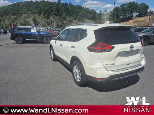 Pearl White 2018 Nissan Rogue SV
