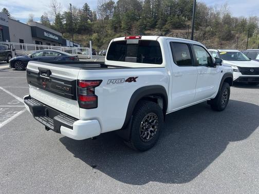Glacier White 2026 Nissan Frontier PRO-4X