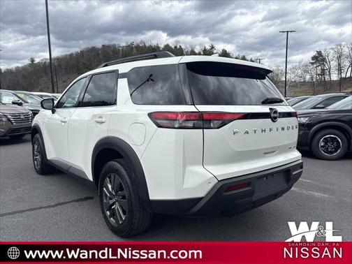 2024 Nissan Pathfinder SV 4WD