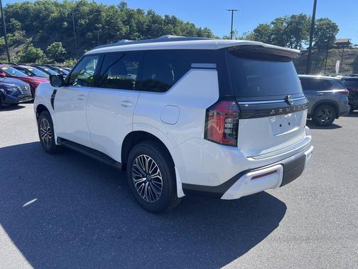 Aspen White Tricoat 2026 Nissan Armada SL