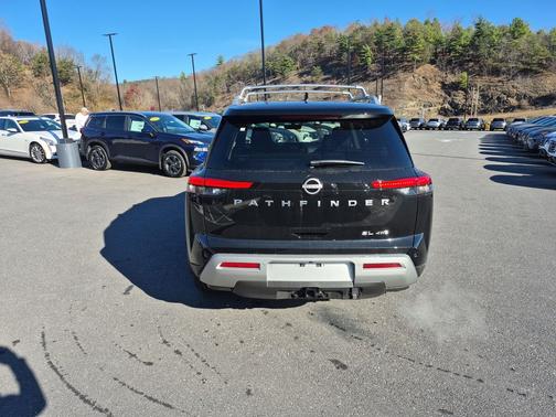 2025 Nissan Pathfinder SL 4WD
