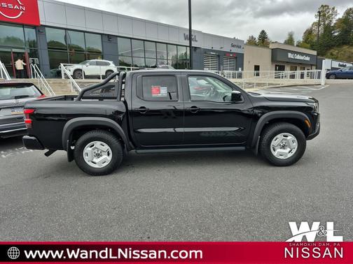 2024 Nissan Frontier SV