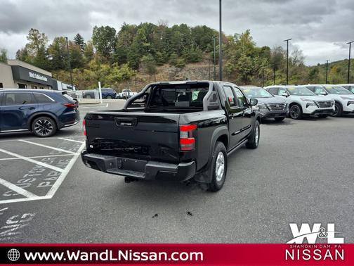 2024 Nissan Frontier SV