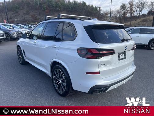 2025 BMW X5 M60i