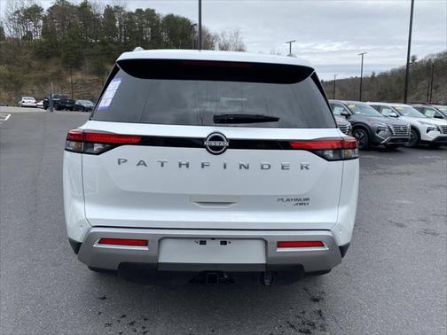 2025 Nissan Pathfinder Platinum 4WD