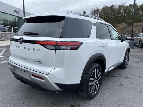 2025 Nissan Pathfinder Platinum 4WD