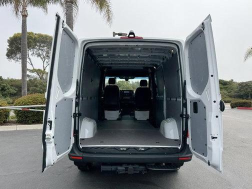 2025 Mercedes-Benz Sprinter 2500 Standard Roof