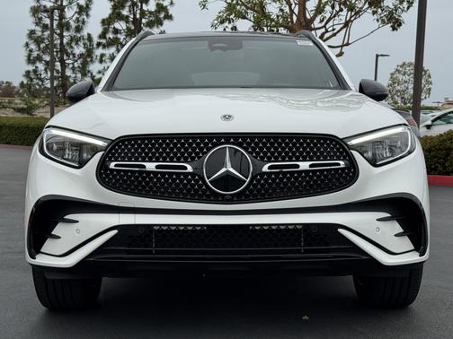 Polar White 2025 Mercedes-Benz GLC 300