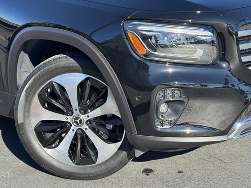 2025 Mercedes-Benz GLB 250 