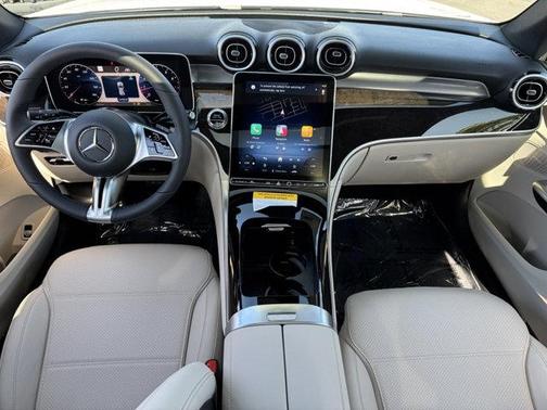 2025 Mercedes-Benz GLC 300 4MATIC
