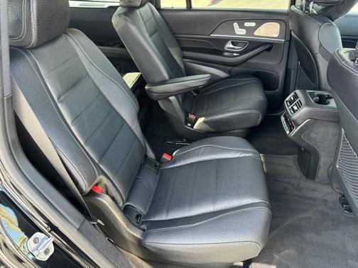 2025 Mercedes-Benz GLS 580 4MATIC