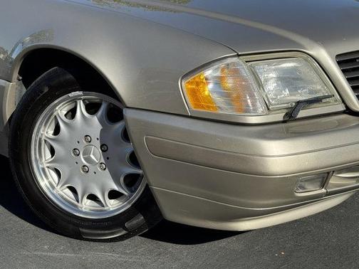 1996 Mercedes-Benz SL-Class SL 320