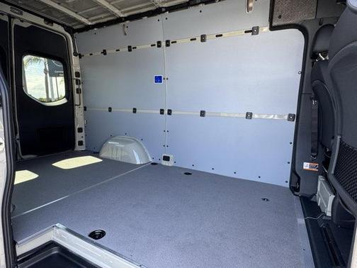 2025 Mercedes-Benz Sprinter 2500